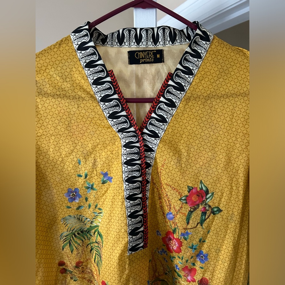 Beautiful Pakistani kurta/kameez
Size M